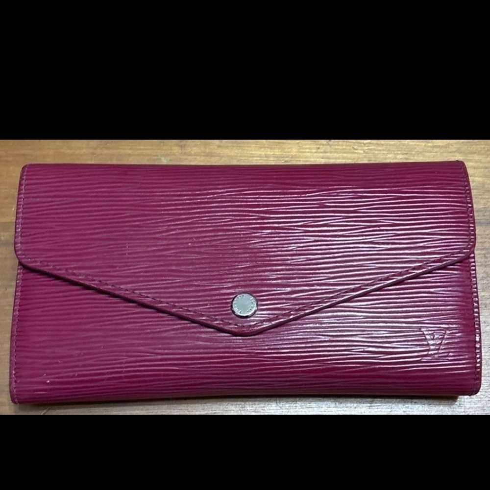 SOLD Authentic Louis Vuitton Epi Rasberry Snappy Wallet/cardholder